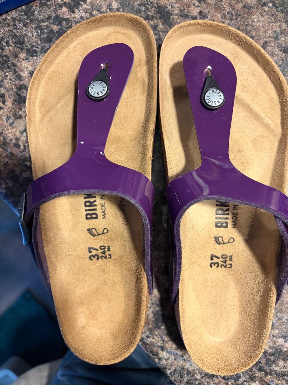 New in box Woman's Birkenstock gizeh style